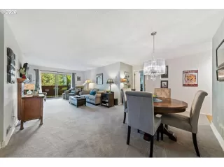 Photo #5: 20455183 Listing