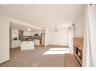 Photo #2: 20455613 Listing