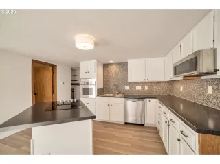 Photo #3: 20455613 Listing