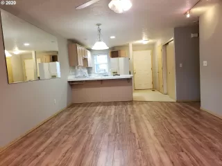 Photo #2: 20456584 Listing