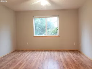 Photo #5: 20456584 Listing