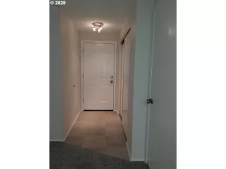 Photo #6: 20456861 Listing