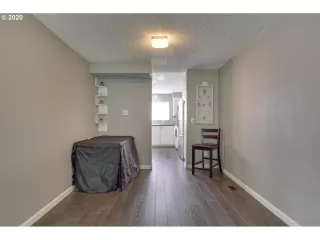 Photo #5: 20457381 Listing