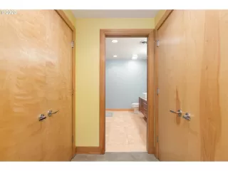 Photo #6: 20457567 Listing 