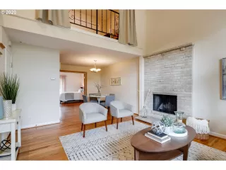 Photo #6: 20457849 Listing 