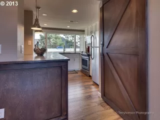 Photo #5: 20457980 Listing