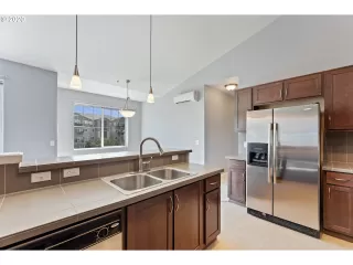 Photo #1: 20458018 Listing