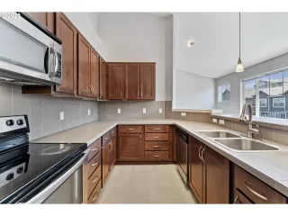 Photo #2: 20458018 Listing