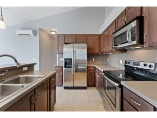 Photo #3: 20458018 Listing