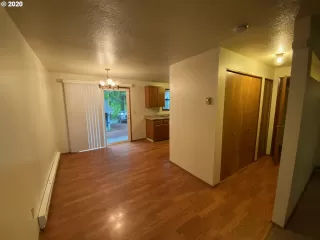 Photo #3: 20458207 Listing