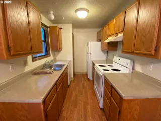 Photo #6: 20458207 Listing