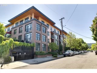 Photo #2: 20459430 Listing
