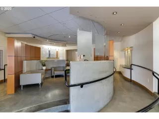 Photo #4: 20459430 Listing