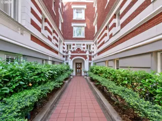 Photo #1: 20459591 Listing