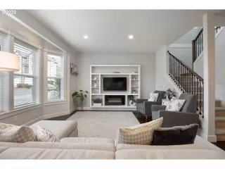 Photo #5: 20459943 Listing