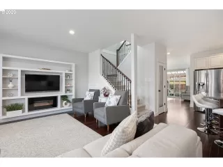 Photo #6: 20459943 Listing