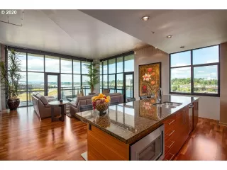 Photo #6: 20461315 Listing