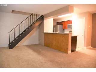 Photo #2: 20461360 Listing