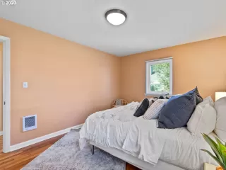 Photo #6: 20461401 Listing