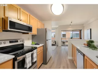 Photo #2: 20461705 Listing