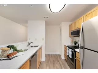 Photo #3: 20461705 Listing