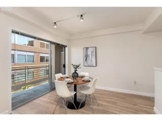 Photo #4: 20461705 Listing