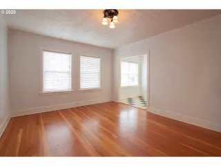 Photo #5: 20461893 Listing