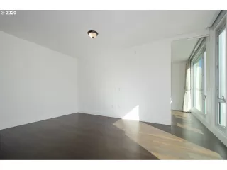 Photo #4: 20462076 Listing