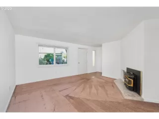 Photo #2: 20462427 Listing