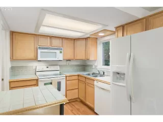 Photo #4: 20462427 Listing