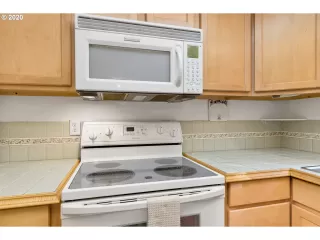 Photo #5: 20462427 Listing