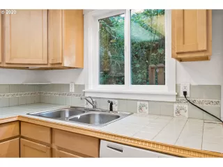 Photo #6: 20462427 Listing