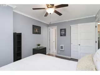 Photo #5: 20462658 Listing