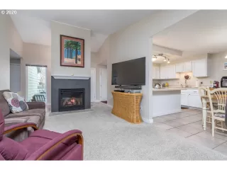 Photo #6: 20462940 Listing