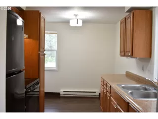 Photo #4: 20463738 Listing 