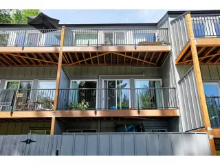 Photo #3: 204637408 Listing