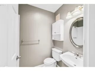 Photo #6: 204637408 Listing