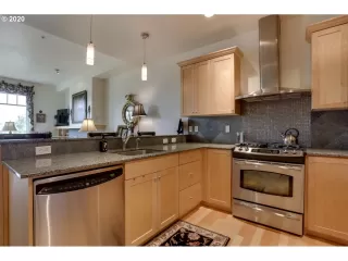 Photo #5: 20464673 Listing