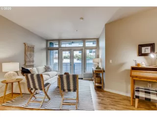 Photo #4: 20465209 Listing