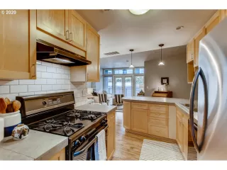 Photo #6: 20465209 Listing