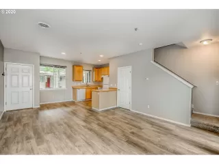 Photo #2: 20465319 Listing