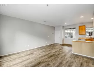 Photo #3: 20465319 Listing