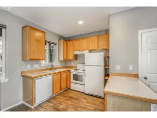 Photo #4: 20465319 Listing