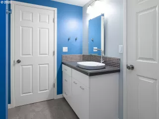 Photo #5: 20465742 Listing