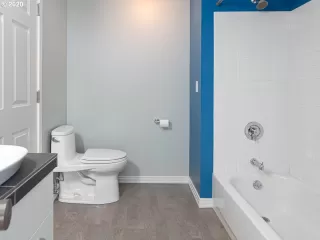 Photo #6: 20465742 Listing