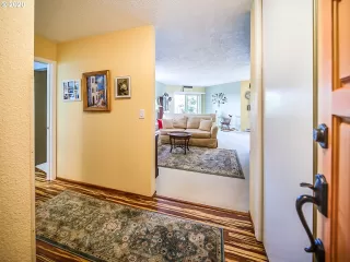 Photo #3: 20466920 Listing