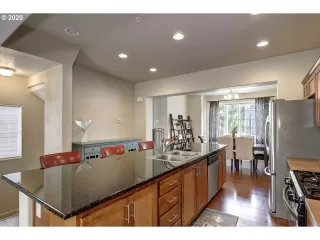 Photo #4: 20467405 Listing 