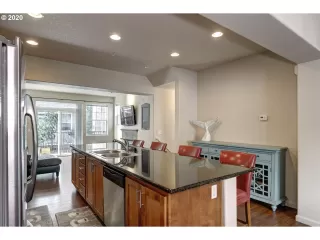 Photo #5: 20467405 Listing 