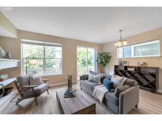 Photo #2: 20468175 Listing