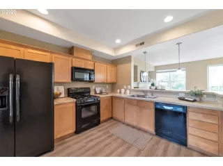 Photo #4: 20468175 Listing